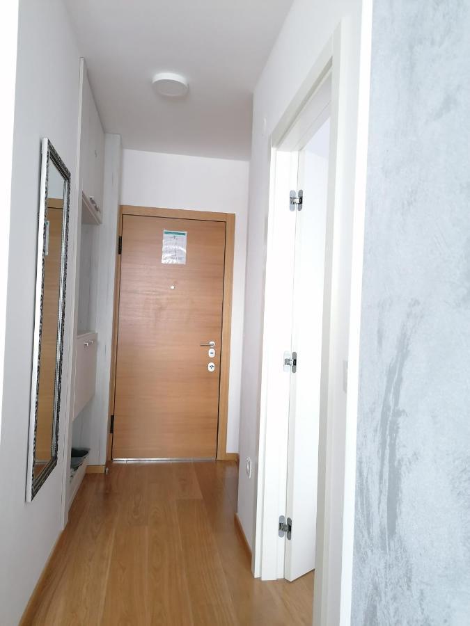 Ferienwohnung Apartman Gallery Square - Pupin Palace Novi Sad Exterior foto